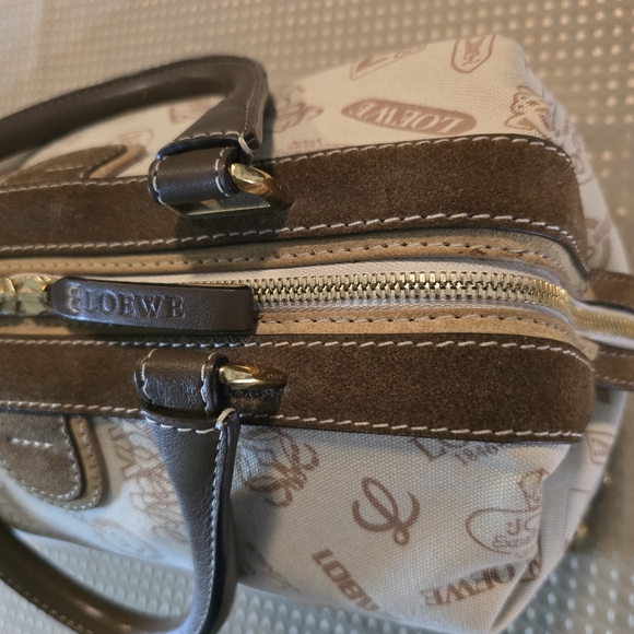 Loewe - Picture 13 of 15